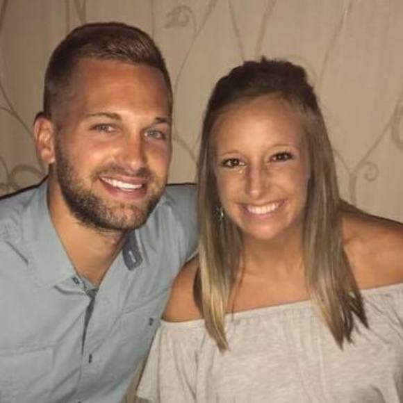 Meet your Posher, Courtney - Picture 1 of 1